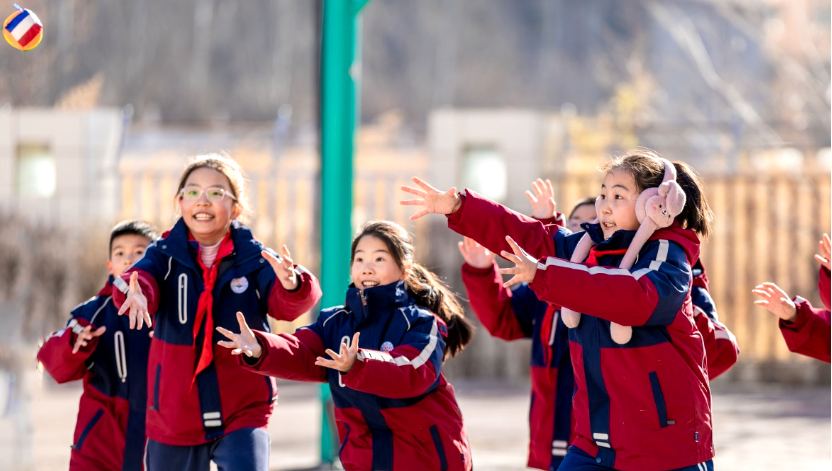 呼和浩特：校园体育运动欢乐多