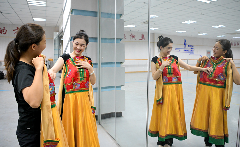 草原舞韵续新篇