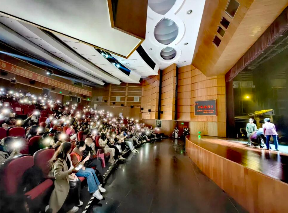 话剧《马走日》全国巡演 把红色传承演进观众心里