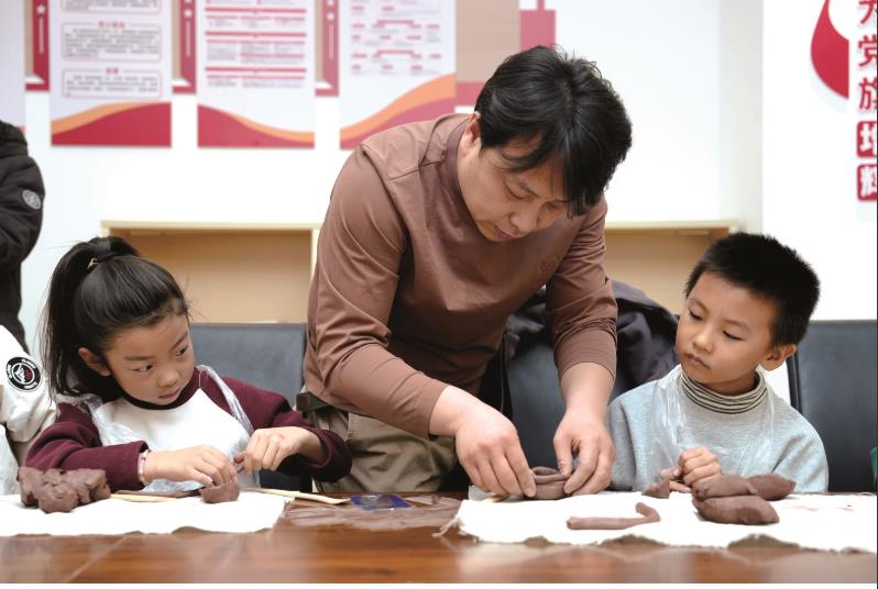 小手捏出“千年曙光”