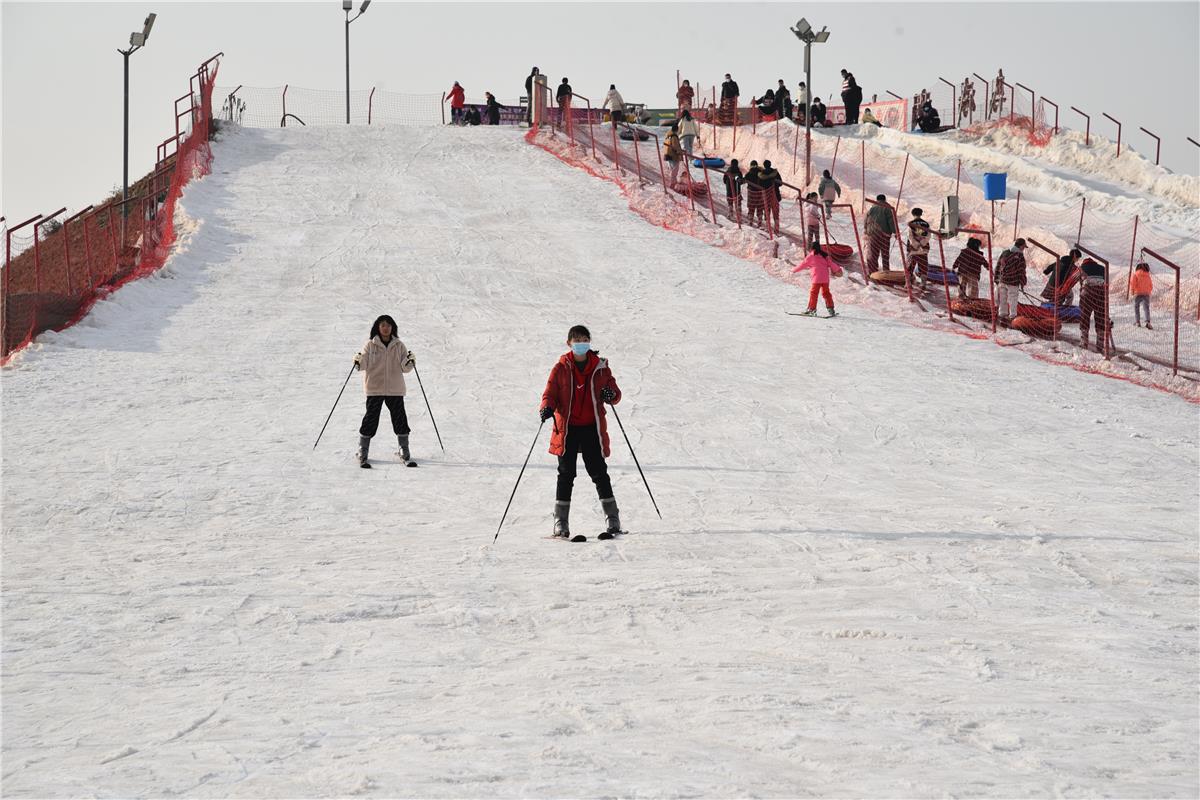 乌海全民掀起“体育热”迎接2026年