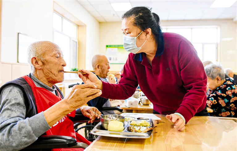 “公建民营”养老服务托起幸福晚年