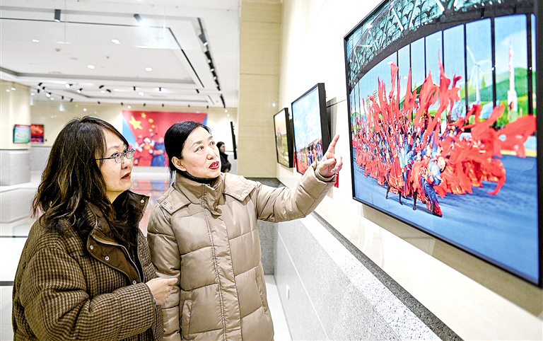 镜头里的团结之美 　　