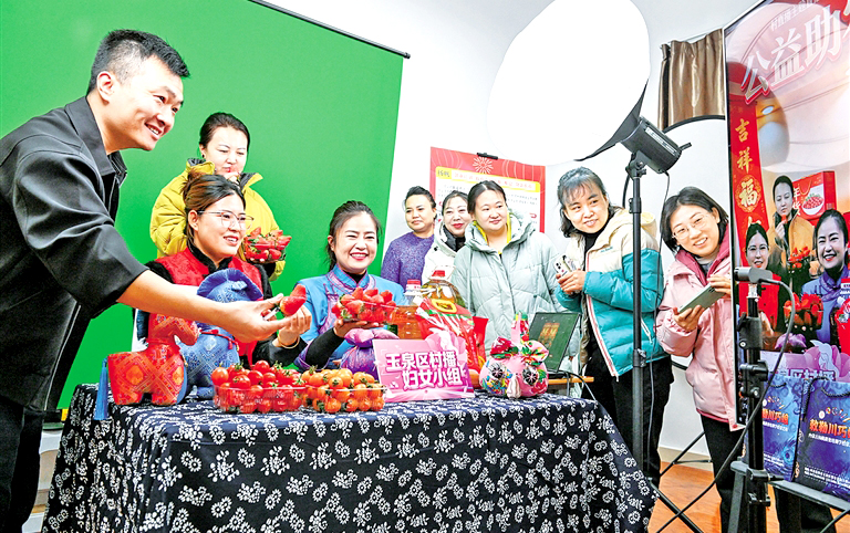 村播架起致富桥 　　