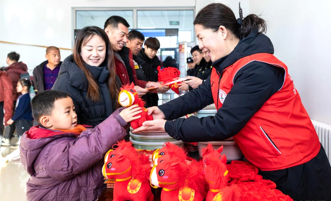 呼和浩特：“三下乡”惠民服务暖人心