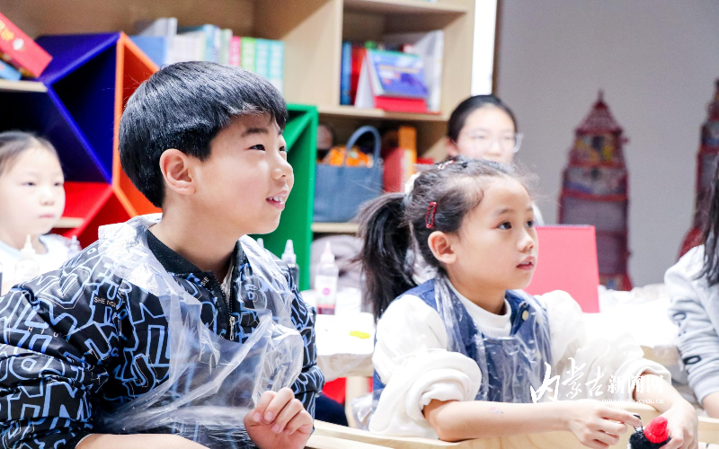 认真听讲.jpg mmexport1770106493957.jpg