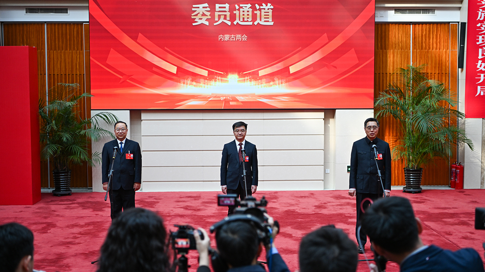 第二场“委员通道”，5名政协委员共话发展与信心