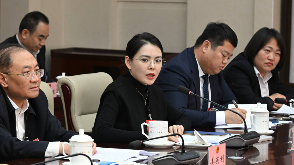 两会“镜”距离