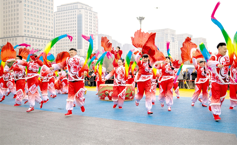 欢快的秧歌扭起来