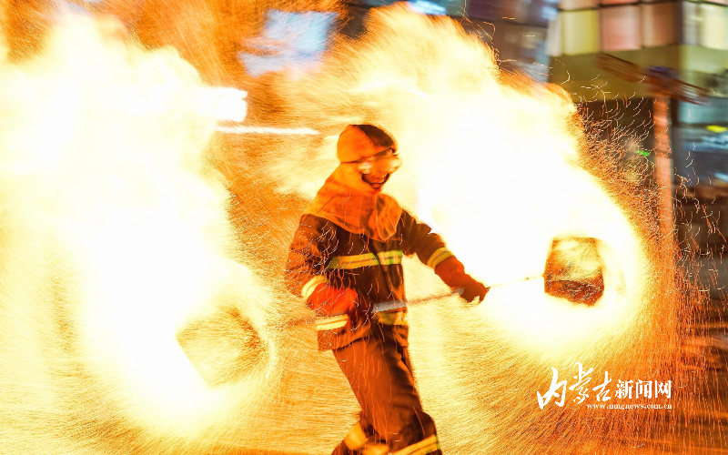 <span id='error_words_1' class=_level_2>火壶</span>表演.jpg mmexport1772507463431_edit_1369811360899832.jpg