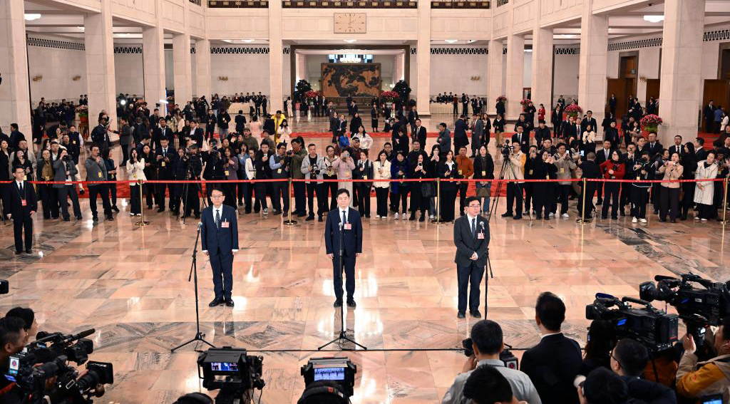 两会·政协开幕丨全国政协十四届四次会议首场“委员通道”集体采访活动举行