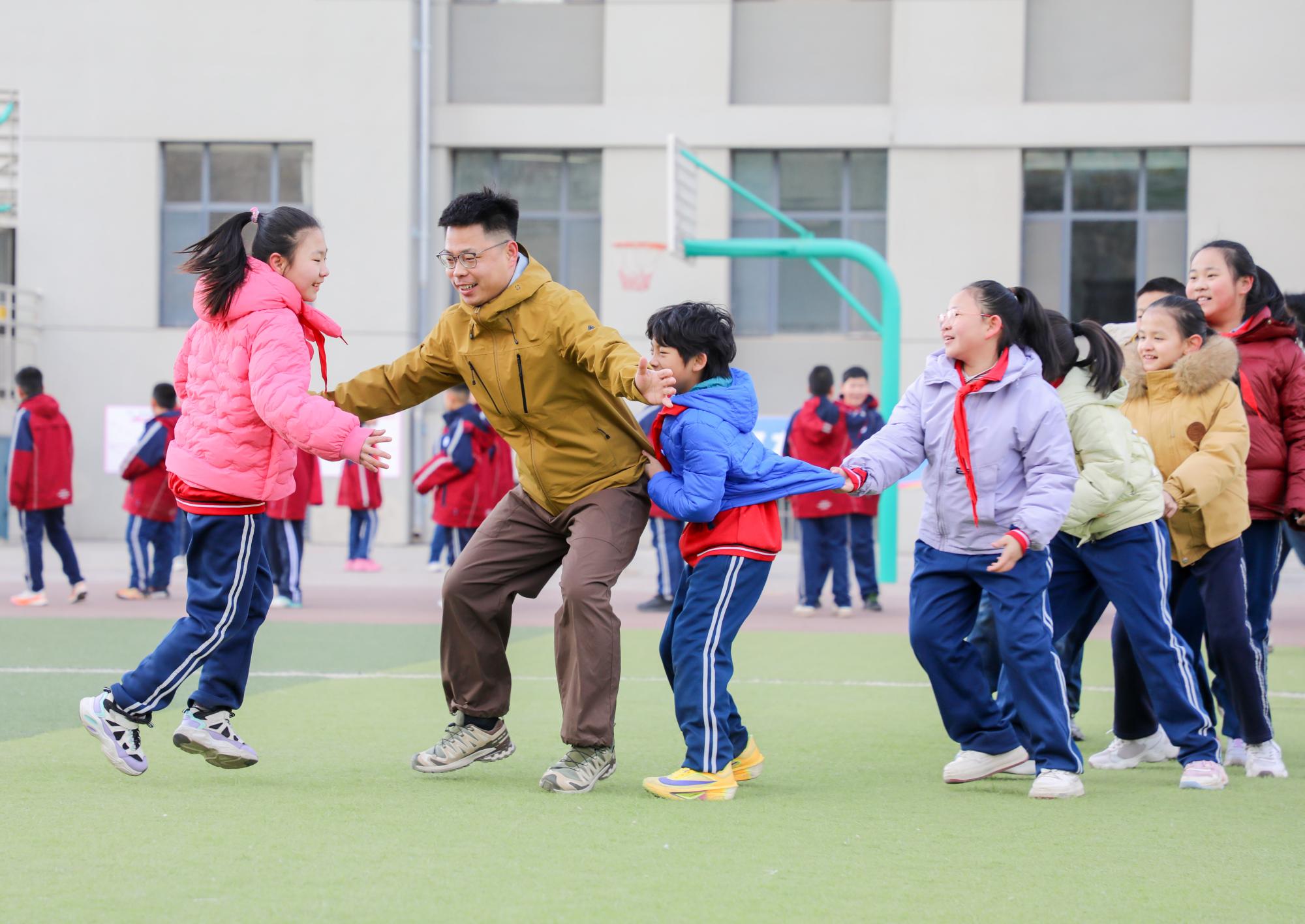 校园体育“热”起来