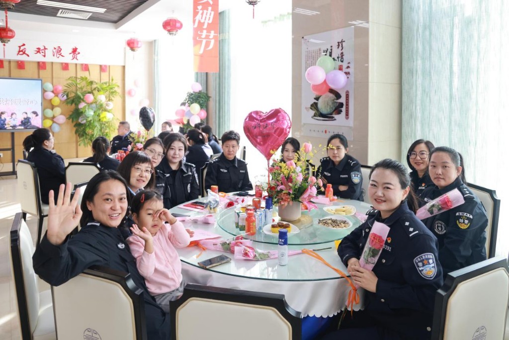 “巾帼绽芳华 烘焙暖警心”主题活动开展