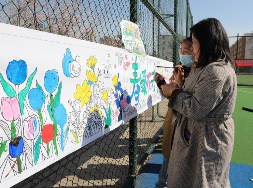 咱家社区代际融合游园会 老少同心暖邻里