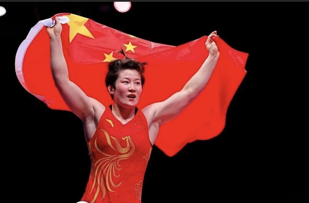 创造历史 内蒙古姑娘丽丽斩获摔跤亚锦赛金牌