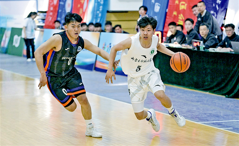 賽場(chǎng)逐光