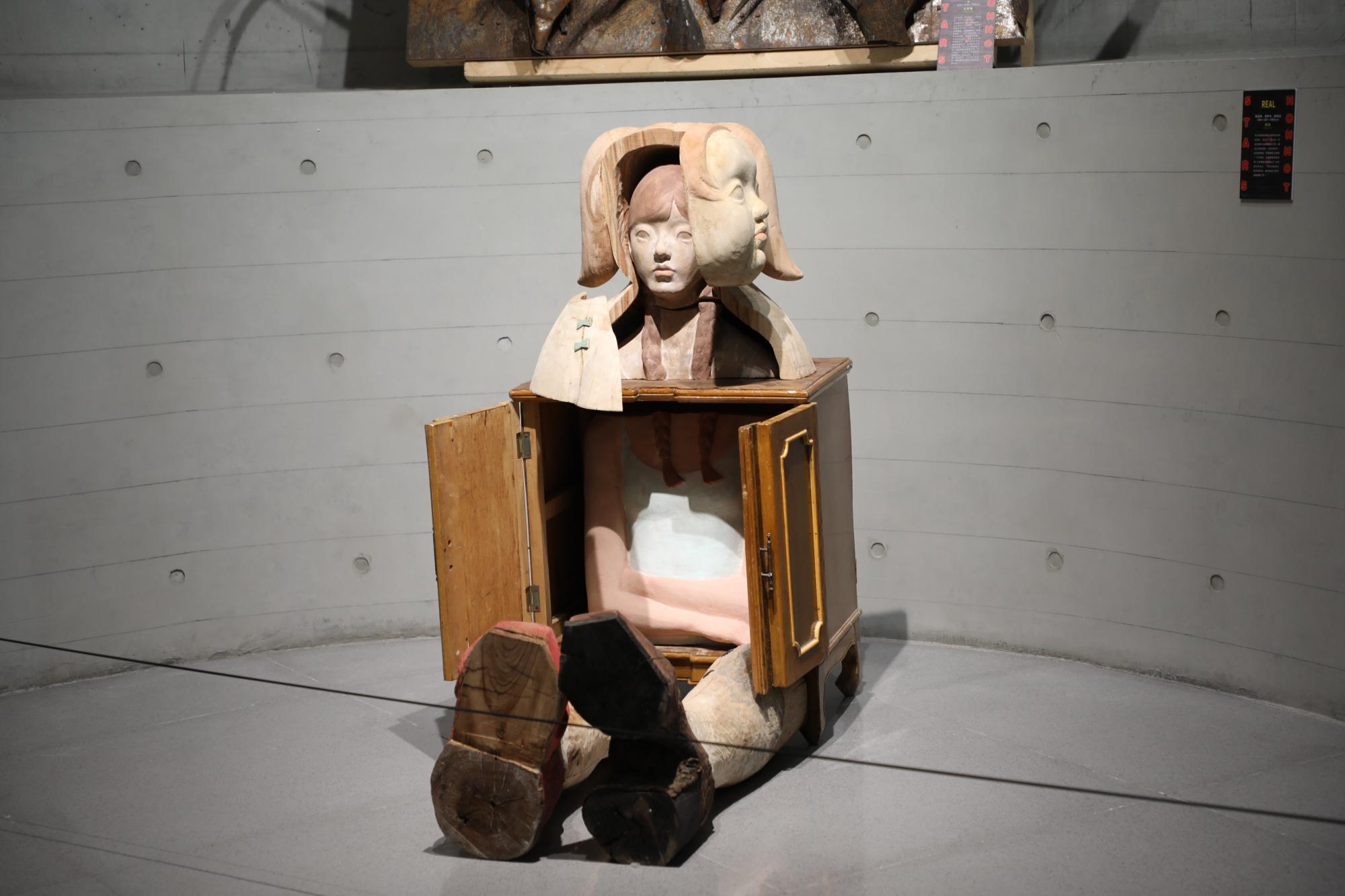 第三届呼和浩特全国大学生优秀雕塑作品展开展