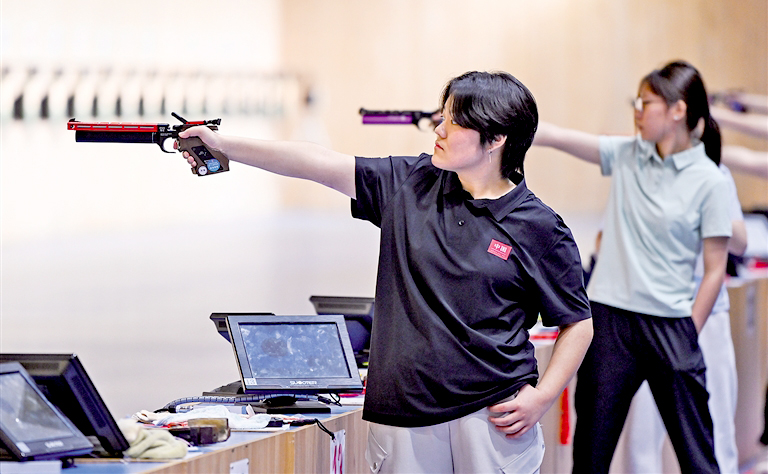 内蒙古十六运射击比赛开赛
