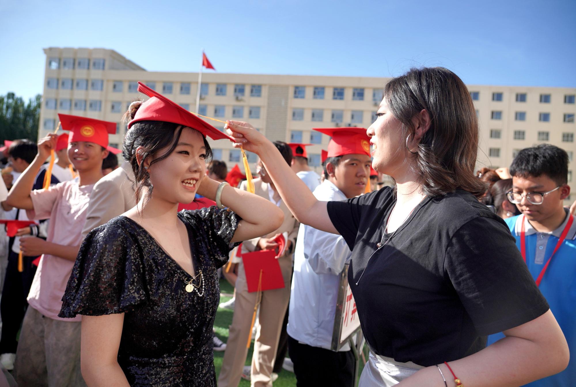 十八岁成人礼，勉励学子明志担当！