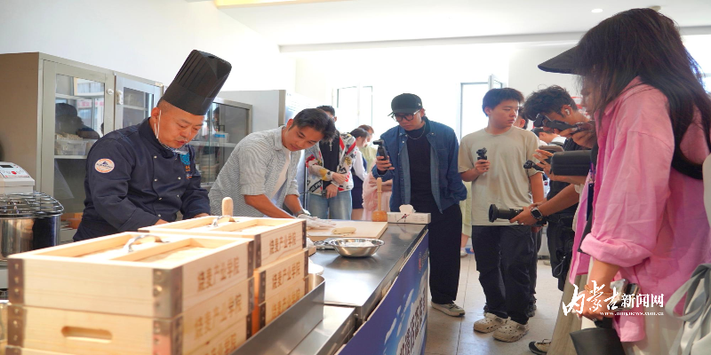 向非遗传承人学习技艺5.jpg mmexport1782892154551_edit_423716815231175.jpg