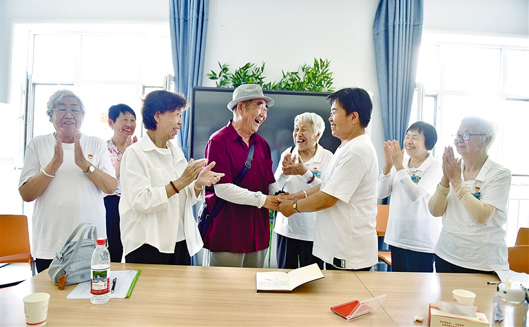 “老奶奶帮帮团”架起社区“幸福桥”