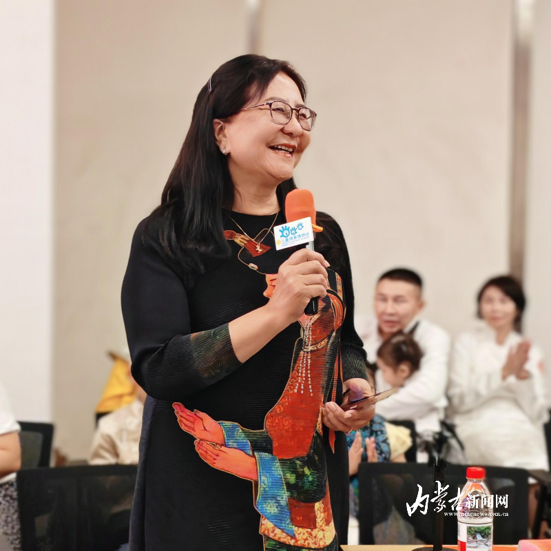 蒙古国来访家庭代表讲述祖辈与内蒙古的情缘 IMG_20260812_150704.jpg