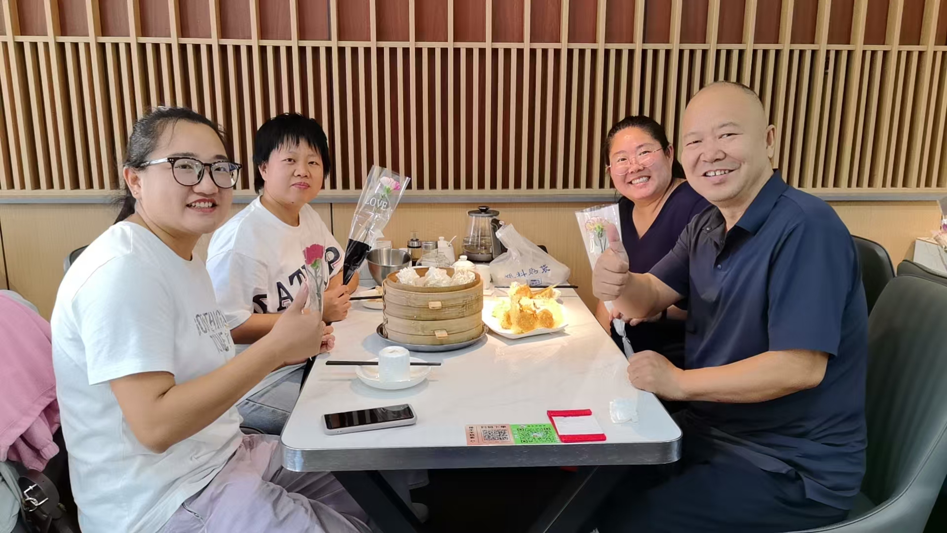 一餐烟火谢师恩！“蒙笼记”免费烧麦礼敬园丁