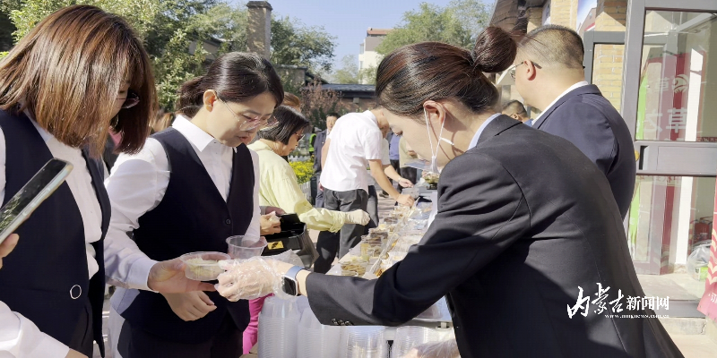 美食品鉴会大受欢迎 Videoframe_20260923_151836_com.huawei.himovie.local.jpg