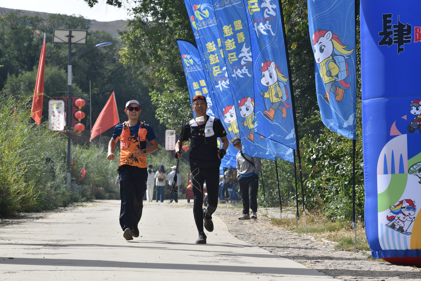 山野逐风 途途马越野跑在包头固阳激情开赛