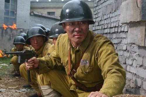 李幼斌扮演战斗英雄李山魁.