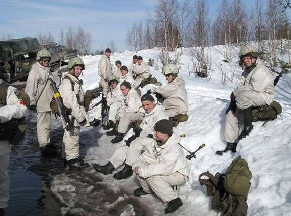 雪地上的芬兰狙击手.