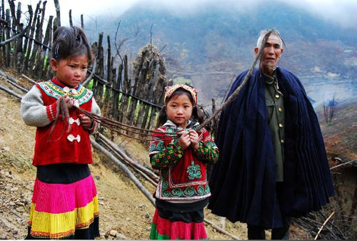 正文         四川省凉山州金阳县尔觉西乡曲木德村团结组吉牛拉坡