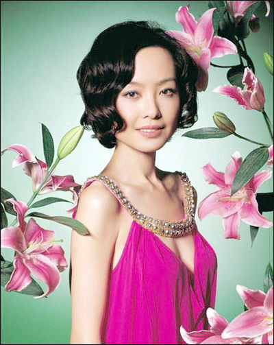 网友称:胸部再小,只要英语好.看看黑色诱惑和粉嫩的鲁豫.