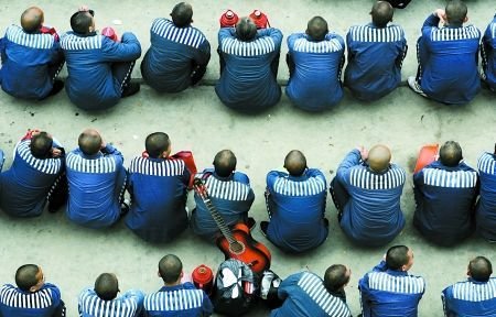 河南周口监狱3000多名犯人大转移组图