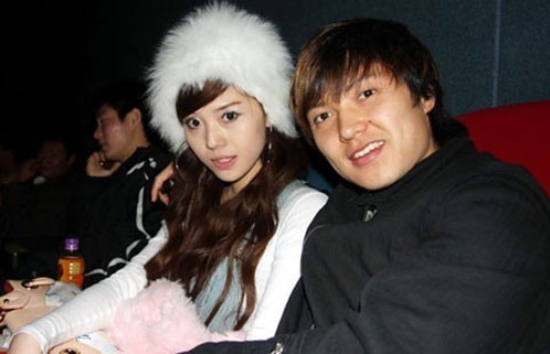 汪嵩和女友曾美娟中国版小贝辣妹的故事 一个是足球明星,长得帅气;一