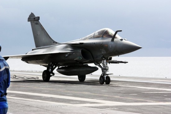 法国海军最新型阵风f3战机装备戴高乐号航母