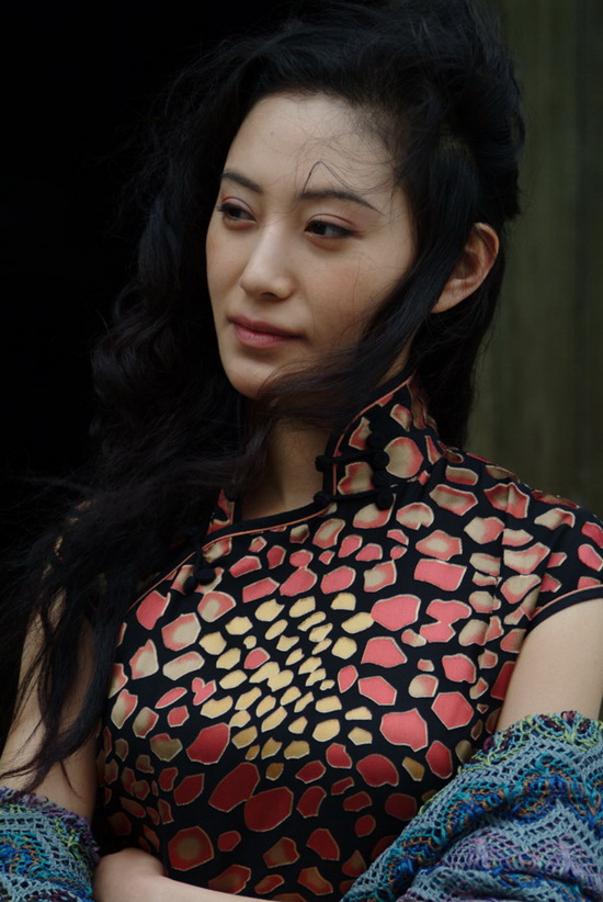 侯角《天涯歌女》扮丑出场 何琳吓坏喊有鬼