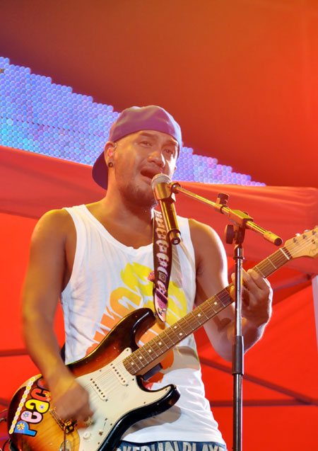 张震岳苏州音乐节上献大礼 唱新歌助兴歌迷热捧