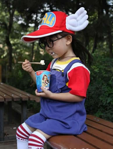 萌翻了!真人版阿拉蕾