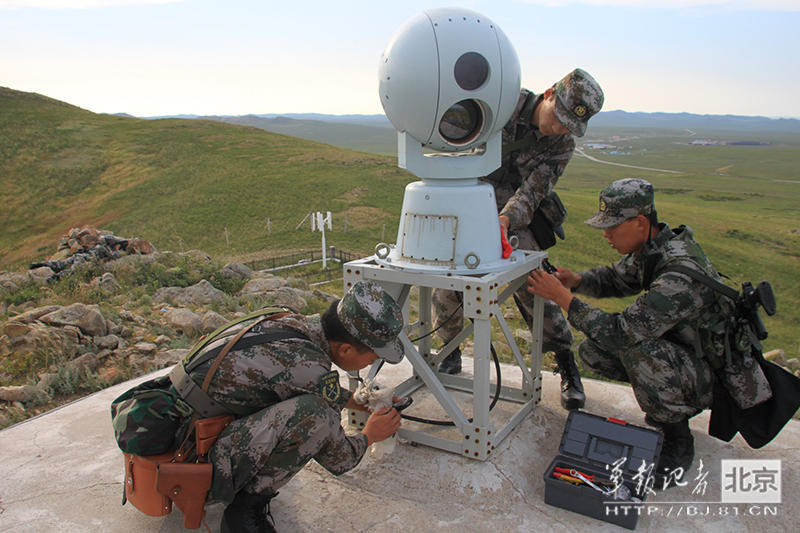 驻内蒙古边防部队电子"哨兵"曝光(组图)