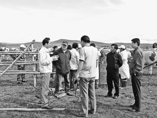 李疆:为农牧民的美好生活坚守