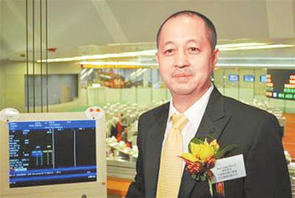 腾中重工成了最大的标靶,债主上门讨债,但关键人李炎仍然消失在公众的