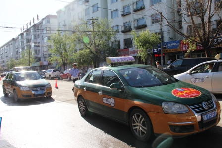 2014年呼和浩特市出租车义务送考完美收官