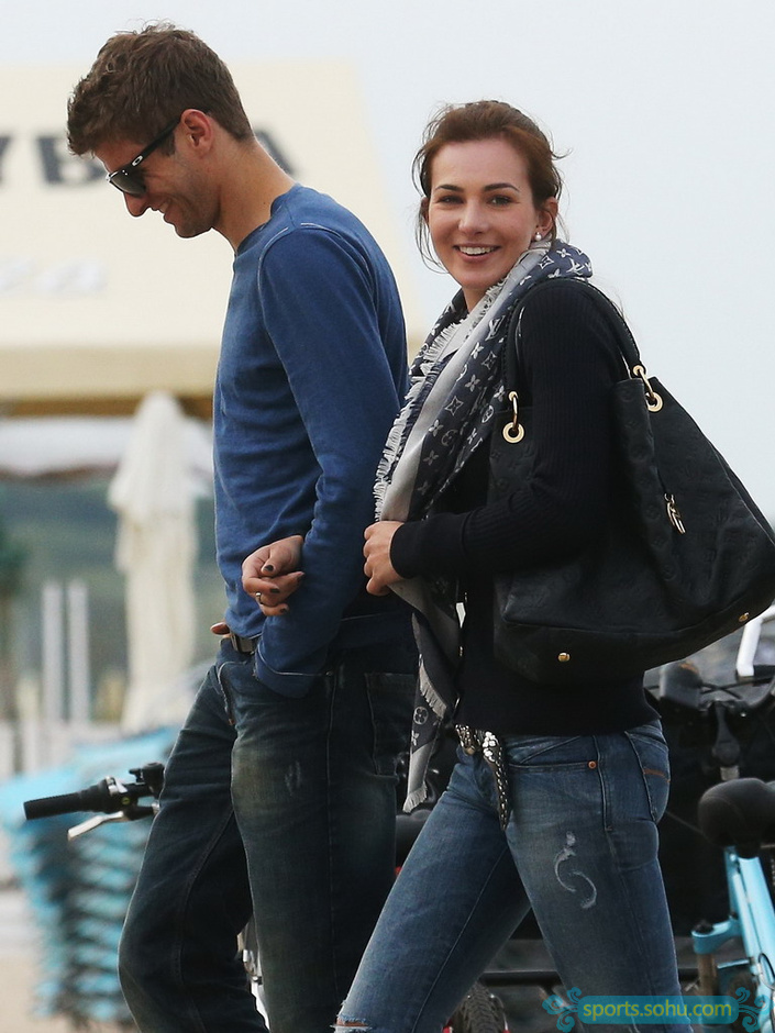 穆勒和女友丽莎