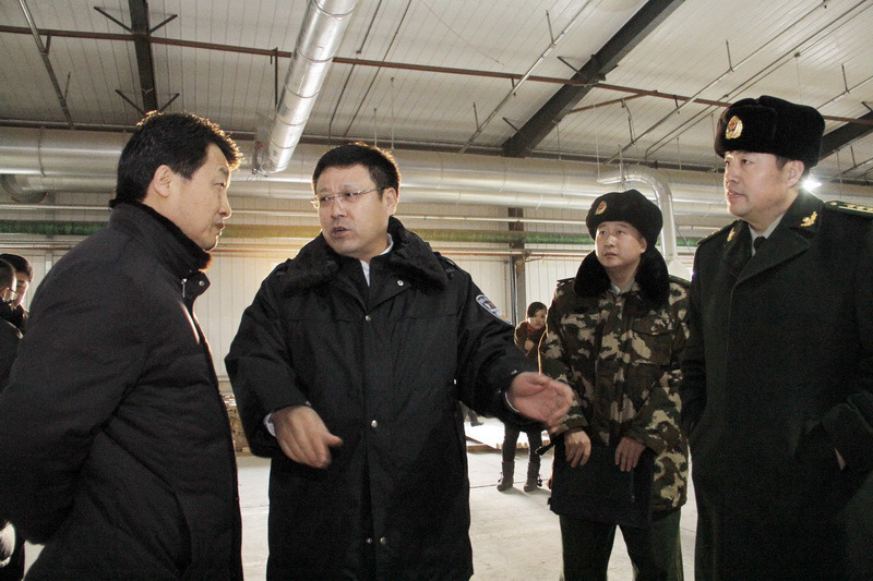 市公安消防支队长吴海涛等在满洲里市政府副市长,公安局长薄立峰