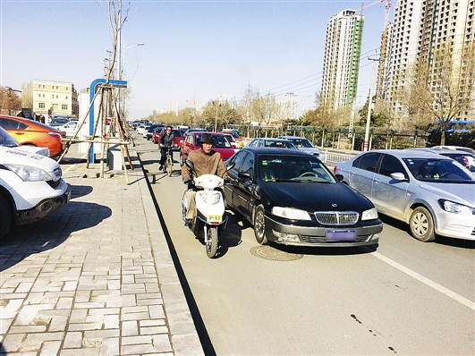 呼和浩特市北垣街8天800輛車違章