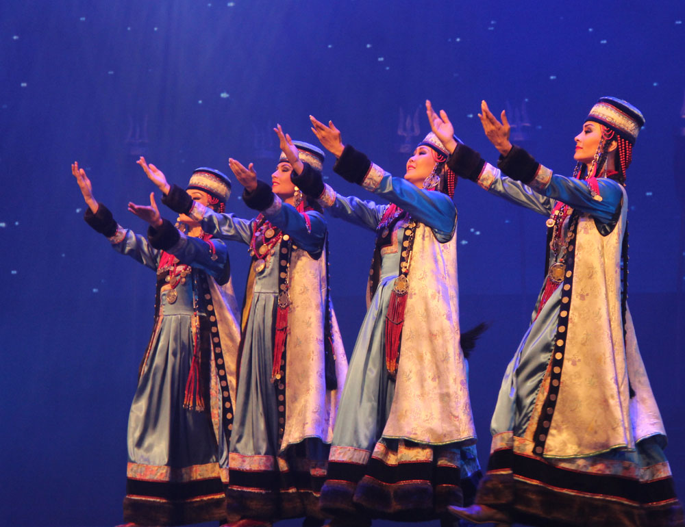 俄罗斯布里亚特舞剧苏鲁锭之魂精彩上演