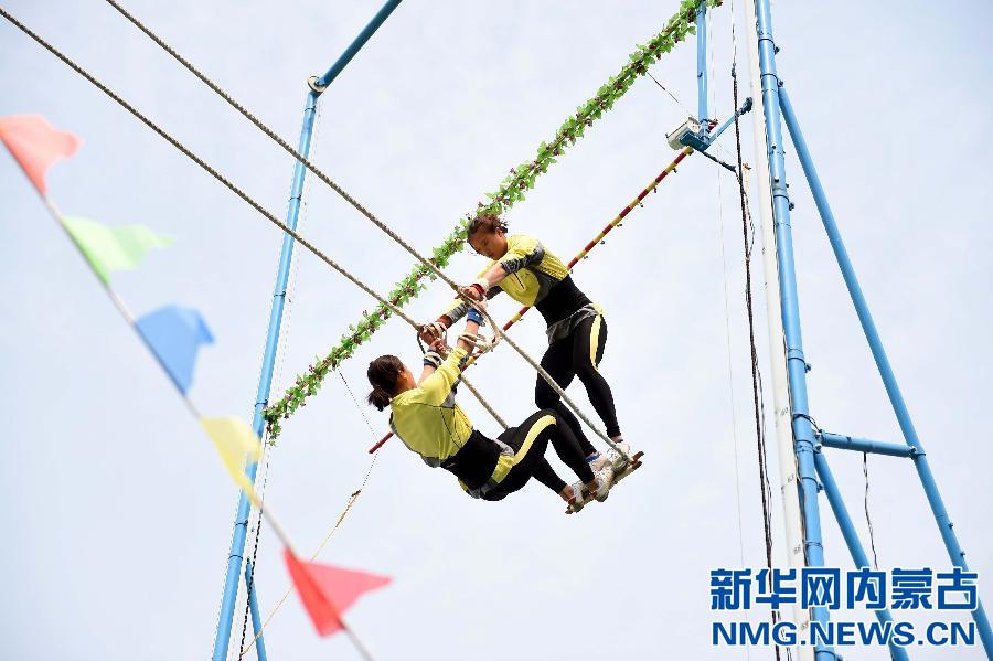 秋千55公斤级双人触铃赛况