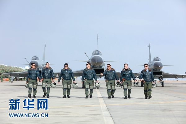 空军航空兵某师按照打胜仗要求锤炼新一代空中精锐记事