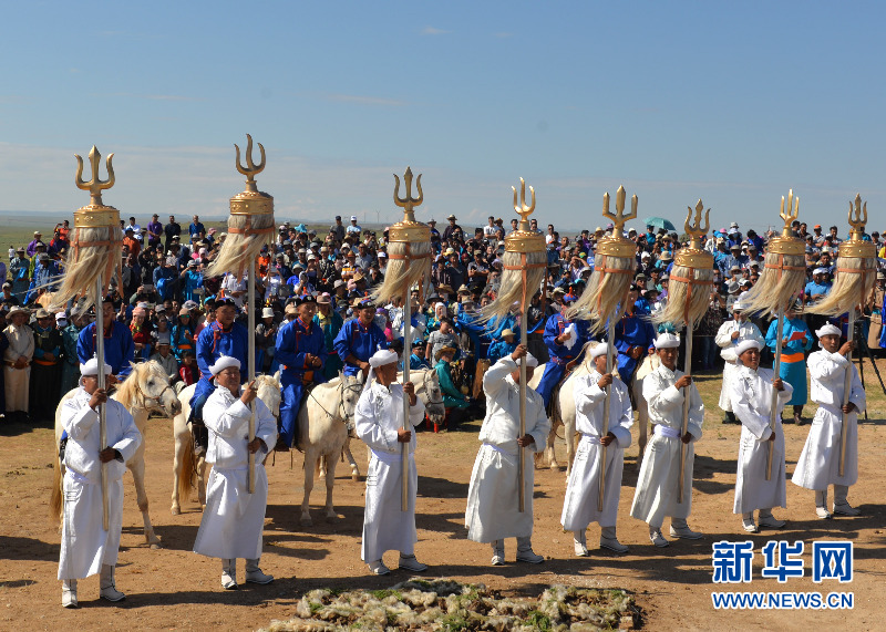 苏尼特右旗举行九旄查干苏鲁德,厚德苏鲁德祭祀仪-内蒙古新闻网